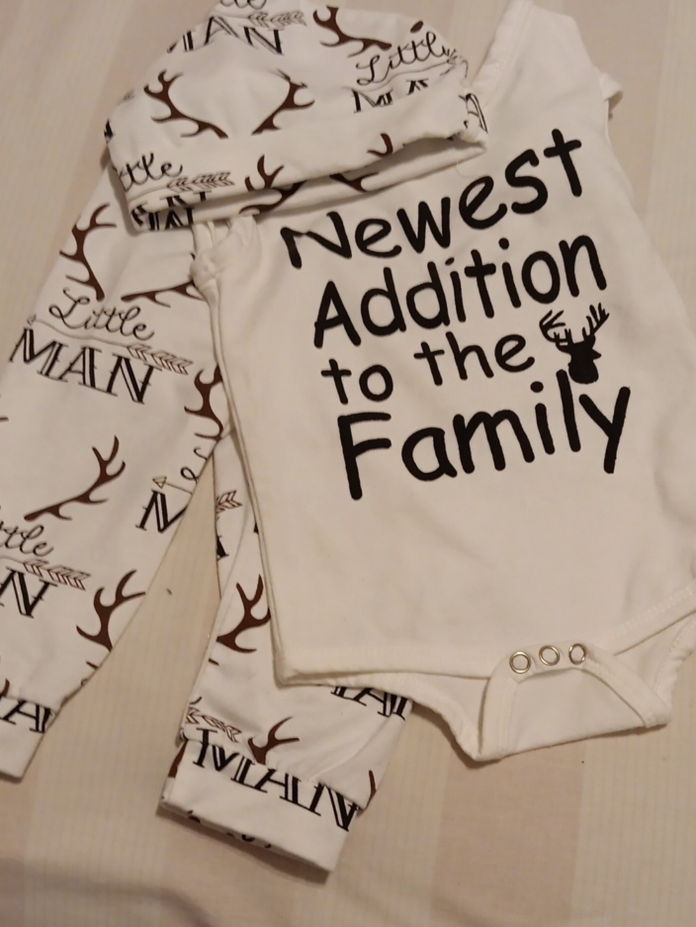 Source Unknown White Baby Bodysuit & Hat Set with Brown Antler Print